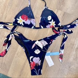 Navy flora bikini NWT